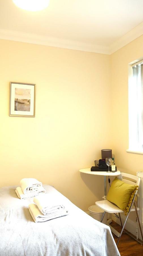 Heathrow Ensuite Rooms- Auto Check In London Kültér fotó
