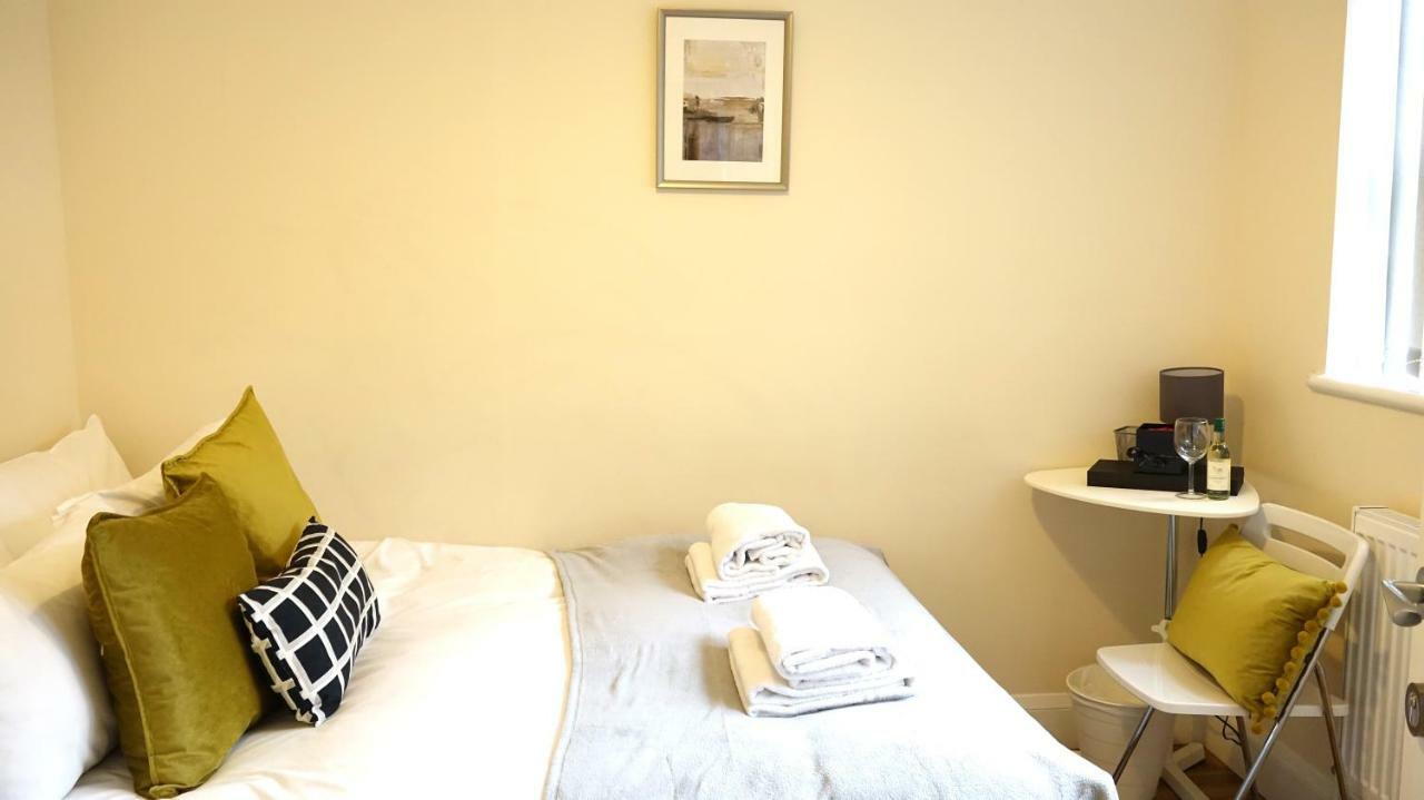 Heathrow Ensuite Rooms- Auto Check In London Kültér fotó