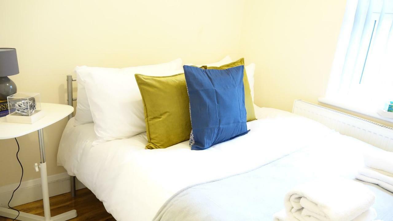 Heathrow Ensuite Rooms- Auto Check In London Kültér fotó