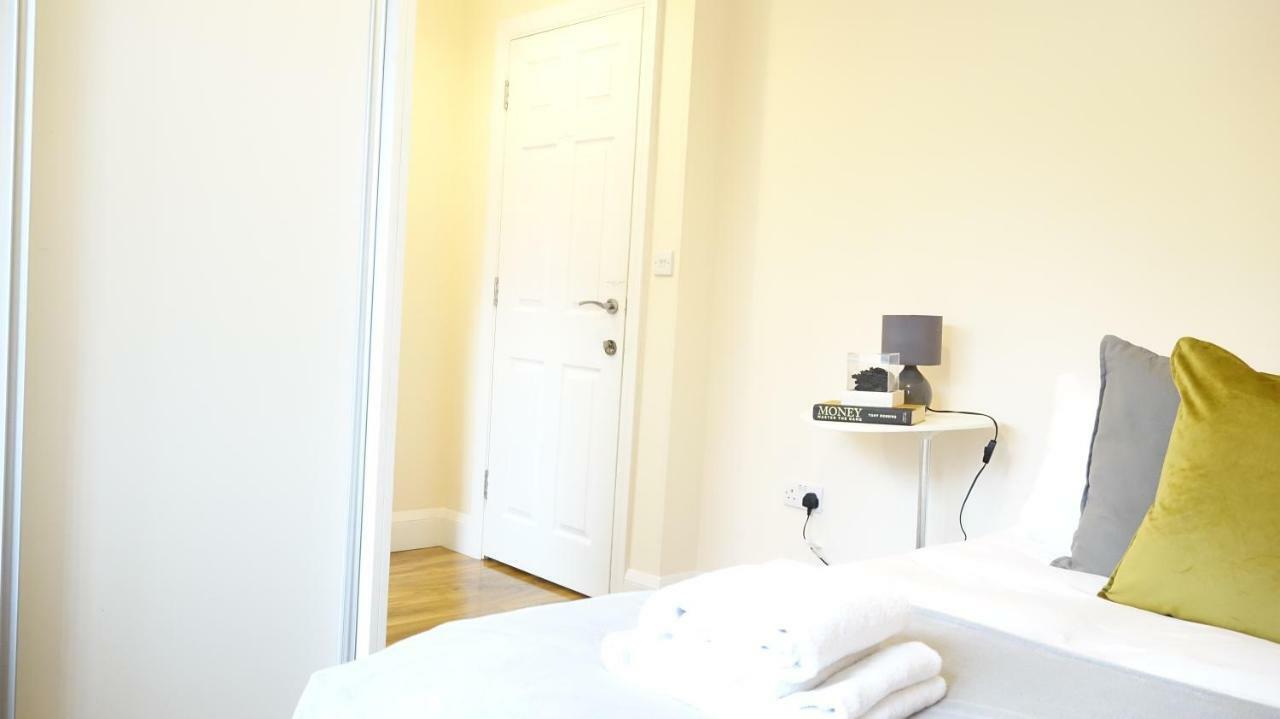 Heathrow Ensuite Rooms- Auto Check In London Kültér fotó