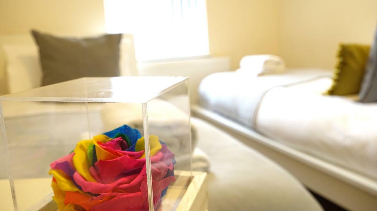 Heathrow Ensuite Rooms- Auto Check In London Kültér fotó