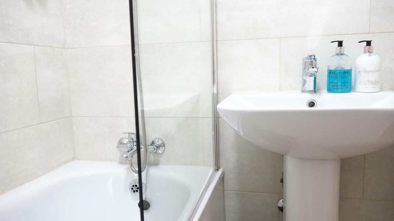 Heathrow Ensuite Rooms- Auto Check In London Kültér fotó