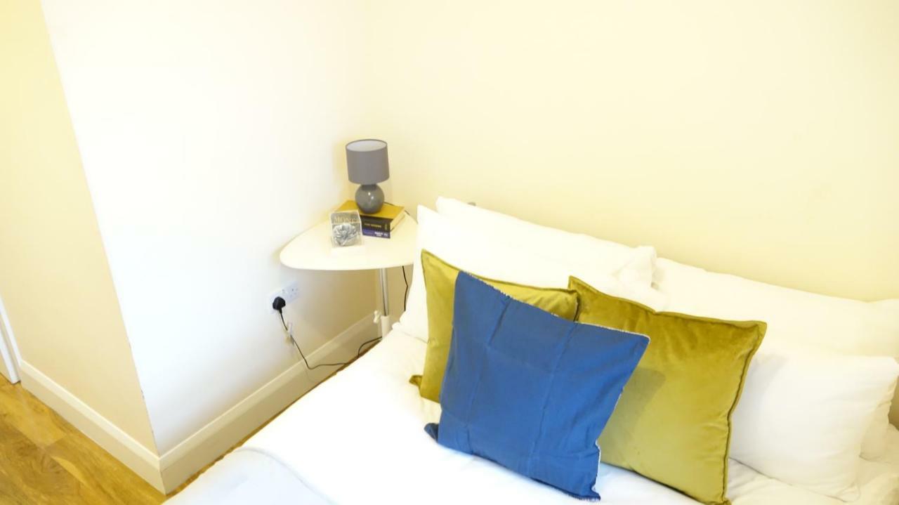 Heathrow Ensuite Rooms- Auto Check In London Kültér fotó