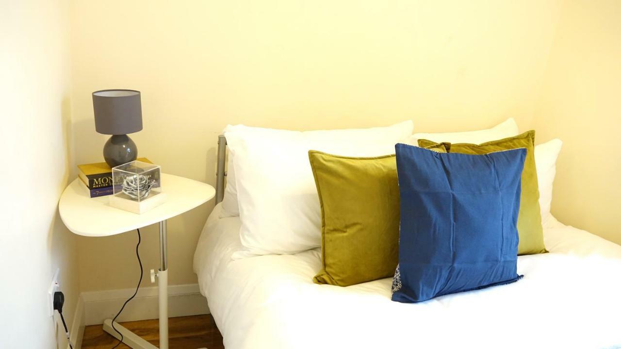 Heathrow Ensuite Rooms- Auto Check In London Kültér fotó