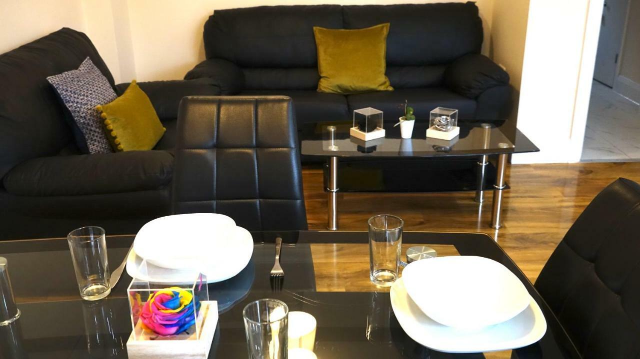 Heathrow Ensuite Rooms- Auto Check In London Kültér fotó