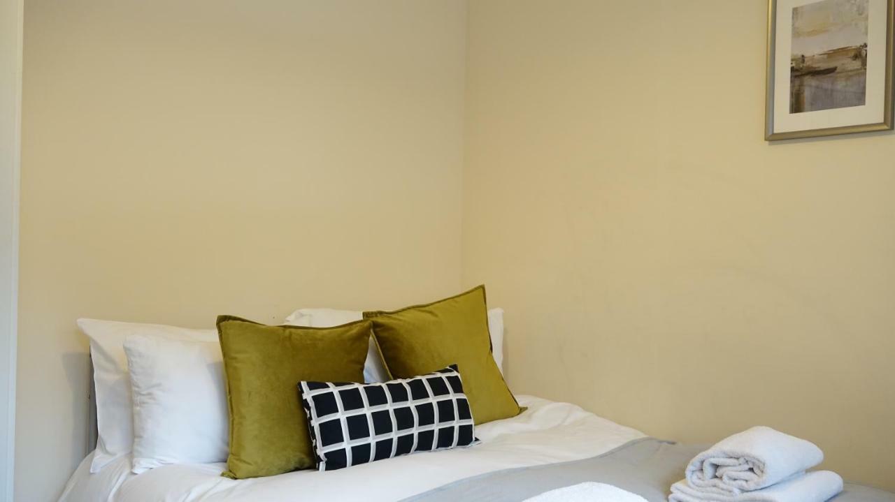 Heathrow Ensuite Rooms- Auto Check In London Kültér fotó