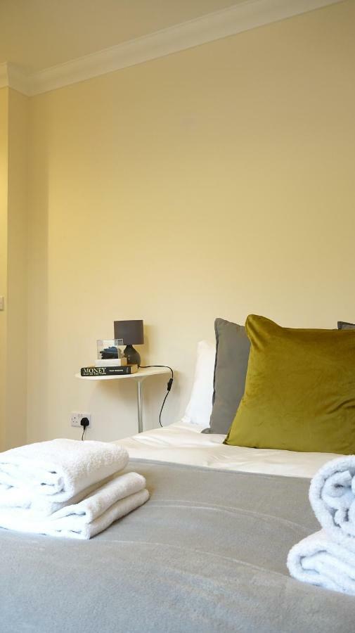 Heathrow Ensuite Rooms- Auto Check In London Kültér fotó