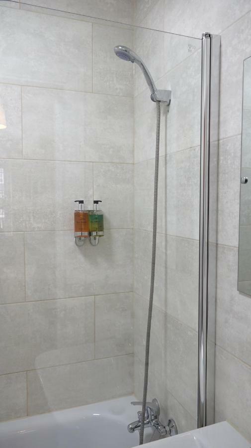 Heathrow Ensuite Rooms- Auto Check In London Kültér fotó
