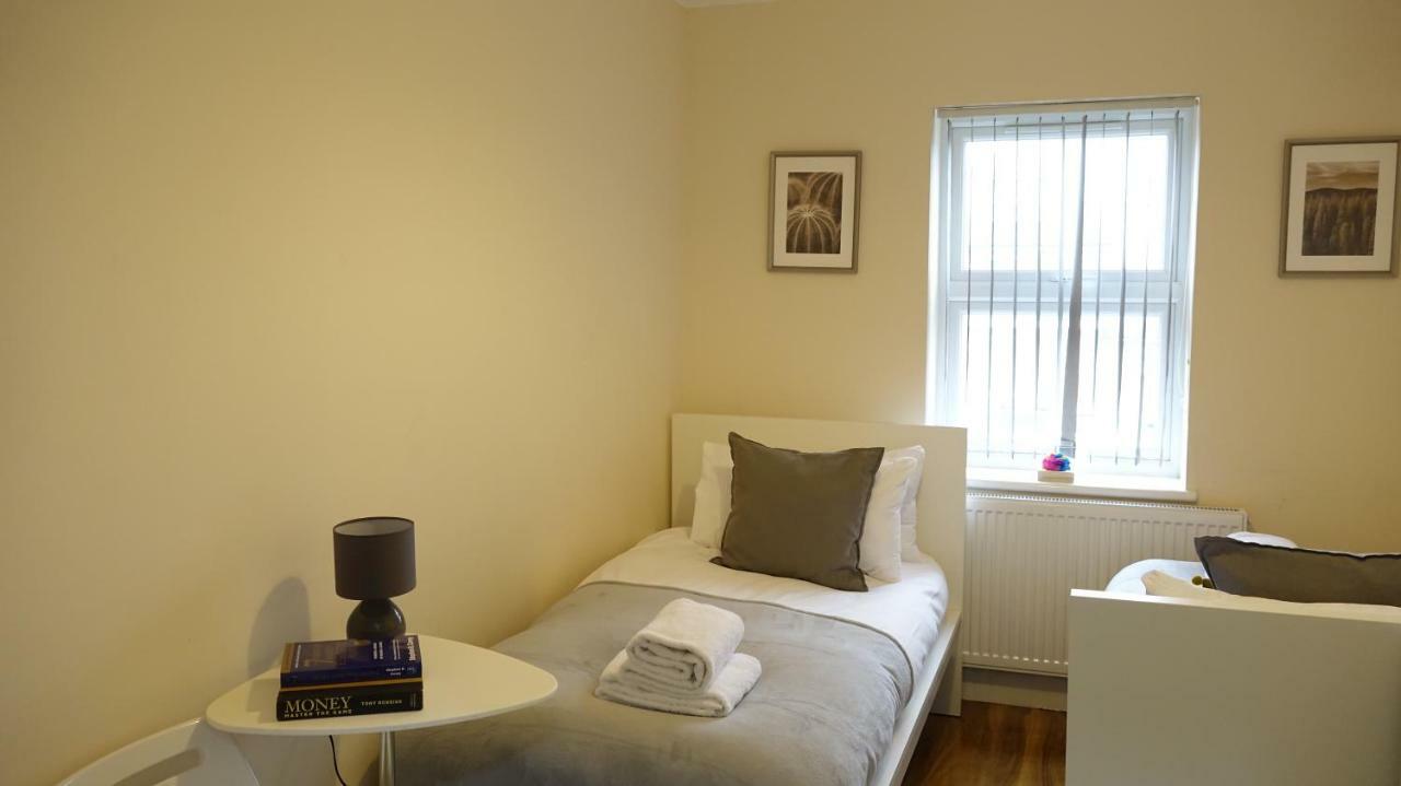 Heathrow Ensuite Rooms- Auto Check In London Kültér fotó